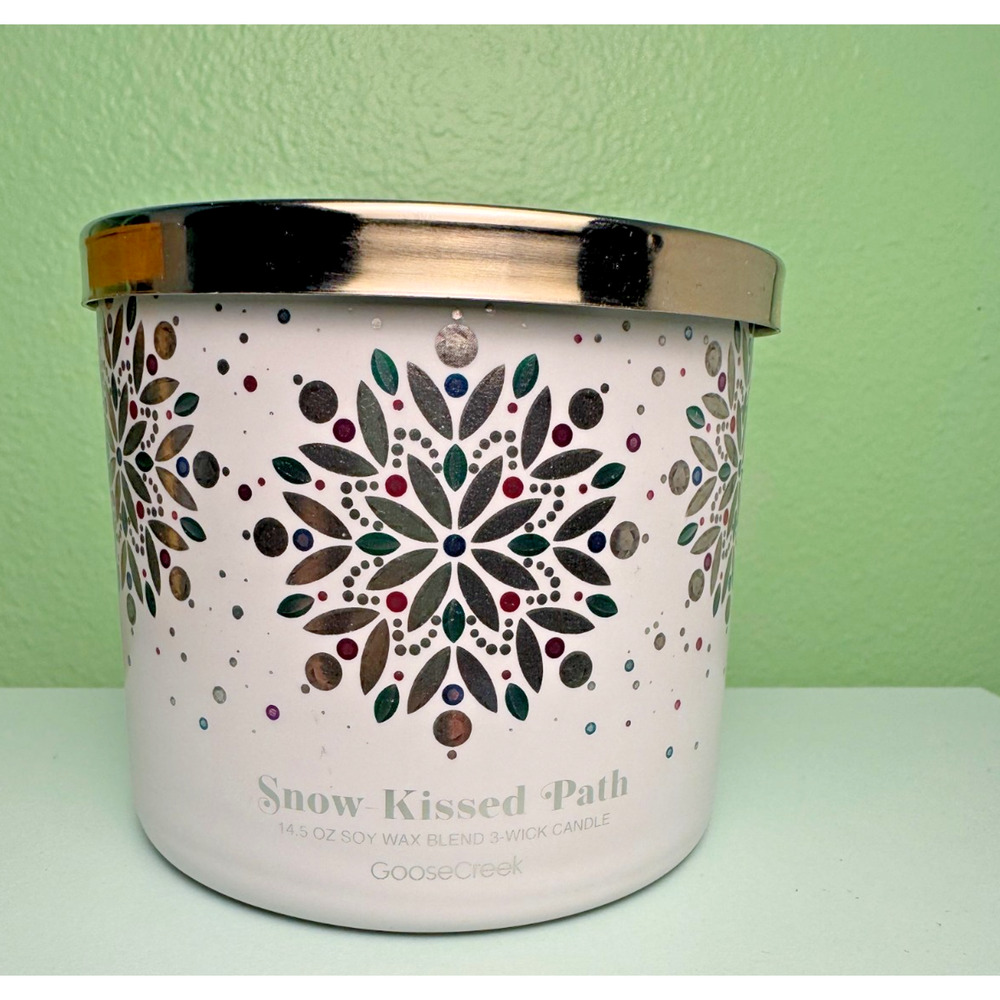 Goose Creek Snow Kissed Path 3 Wick Jar Candle 14.5 oz Winter Sugar Vanilla